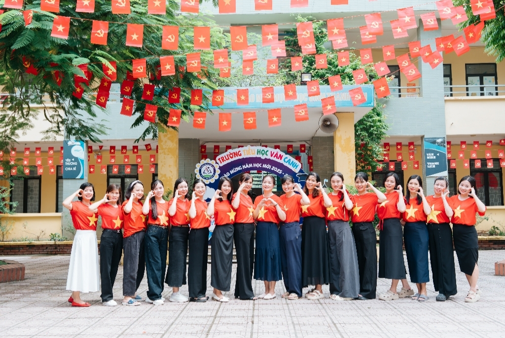 Rực rỡ màu cờ chào mừng 80 năm Quốc khánh nước CHXHCN Việt Nam (02/9/1945-02/9/2025)
