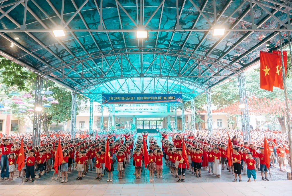 Rực rỡ màu cờ chào mừng 80 năm Quốc khánh nước CHXHCN Việt Nam (02/9/1945-02/9/2025)