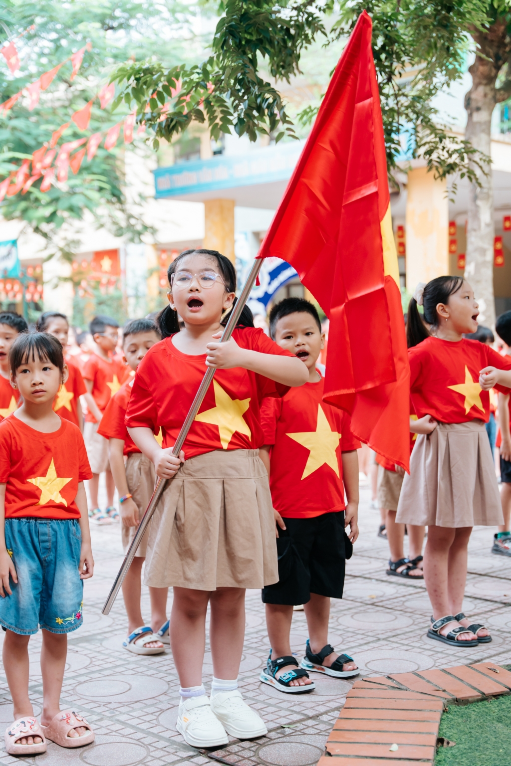 Rực rỡ màu cờ chào mừng 80 năm Quốc khánh nước CHXHCN Việt Nam (02/9/1945-02/9/2025)