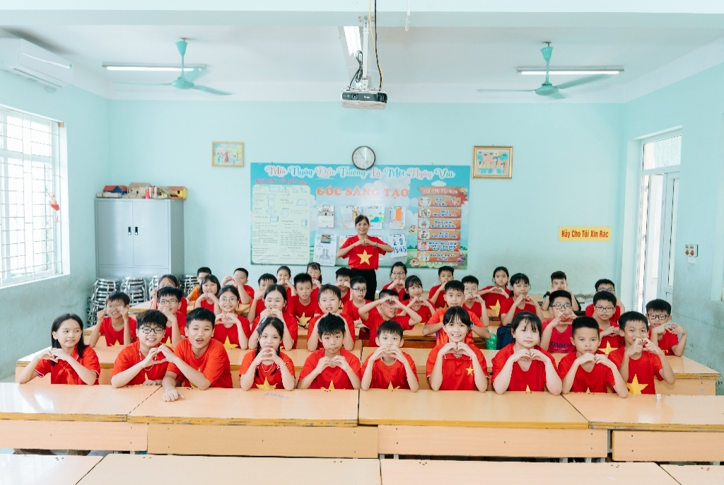 Rực rỡ màu cờ chào mừng 80 năm Quốc khánh nước CHXHCN Việt Nam (02/9/1945-02/9/2025)