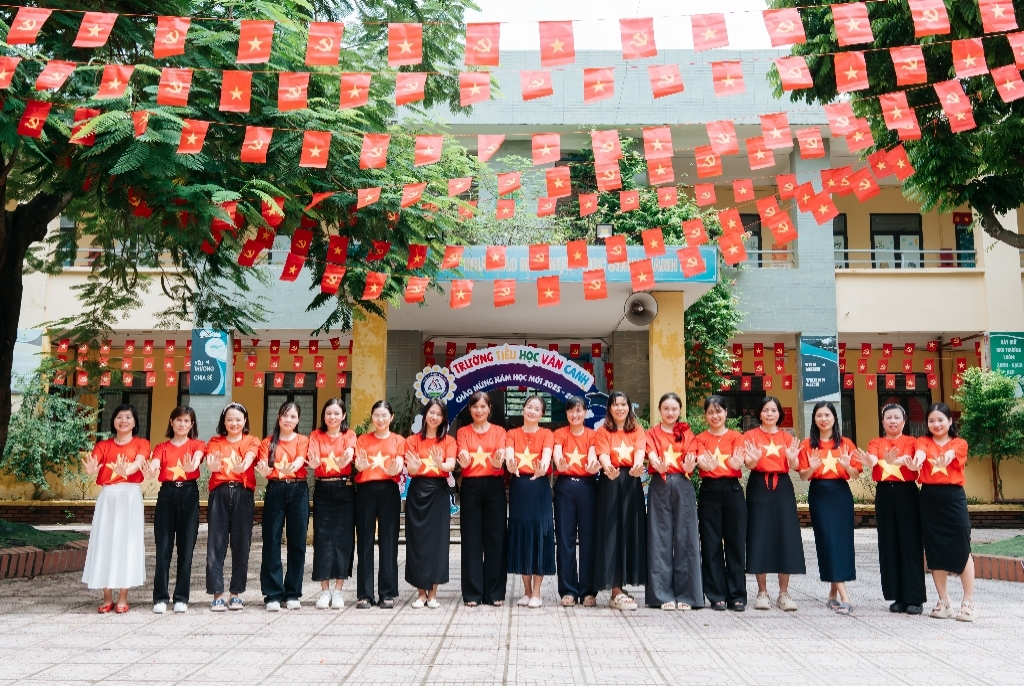 Rực rỡ màu cờ chào mừng 80 năm Quốc khánh nước CHXHCN Việt Nam (02/9/1945-02/9/2025)