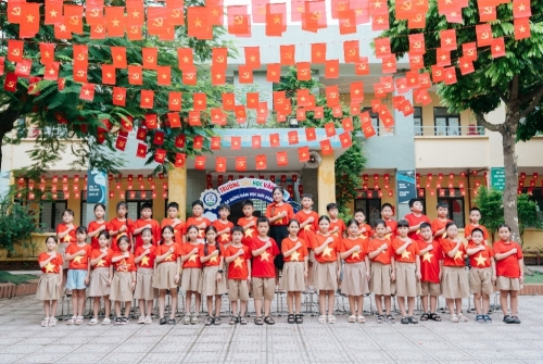 Rực rỡ màu cờ chào mừng 80 năm Quốc khánh nước CHXHCN Việt Nam (02/9/1945-02/9/2025)