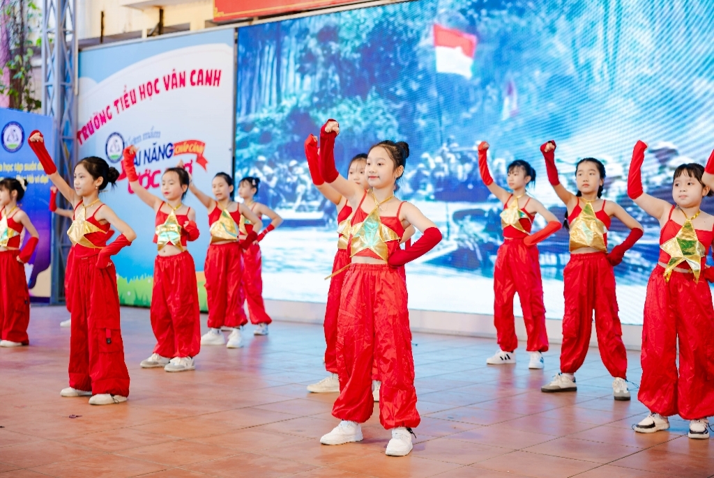Lễ phát động Tuần lễ hưởng ứng học tập suốt đời năm 2025, xã Sơn Đồng