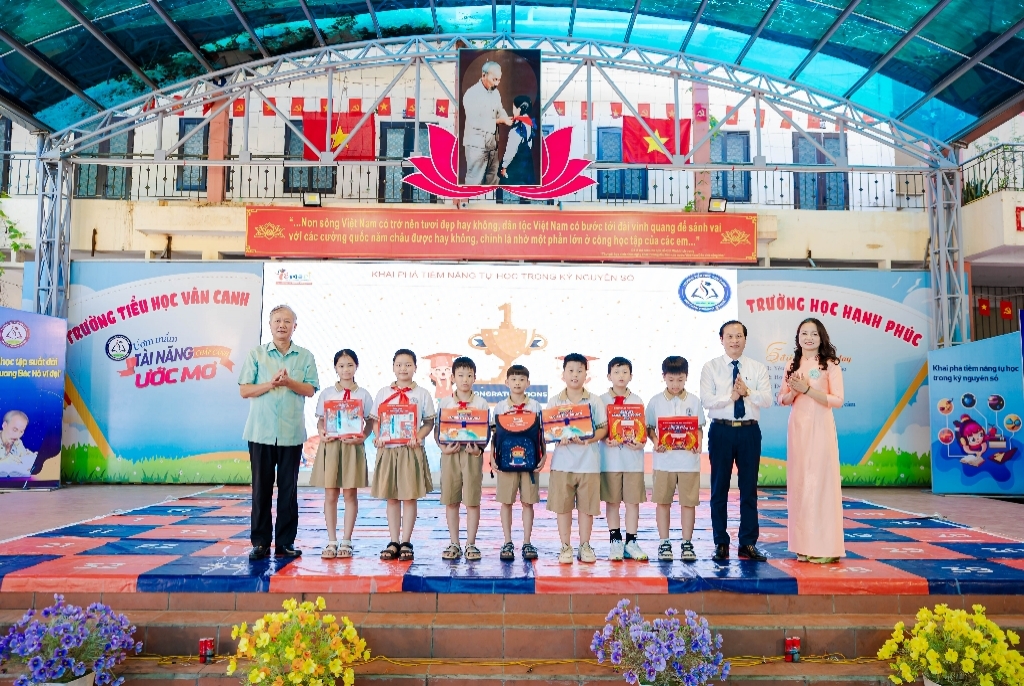 Lễ phát động Tuần lễ hưởng ứng học tập suốt đời năm 2025, xã Sơn Đồng
