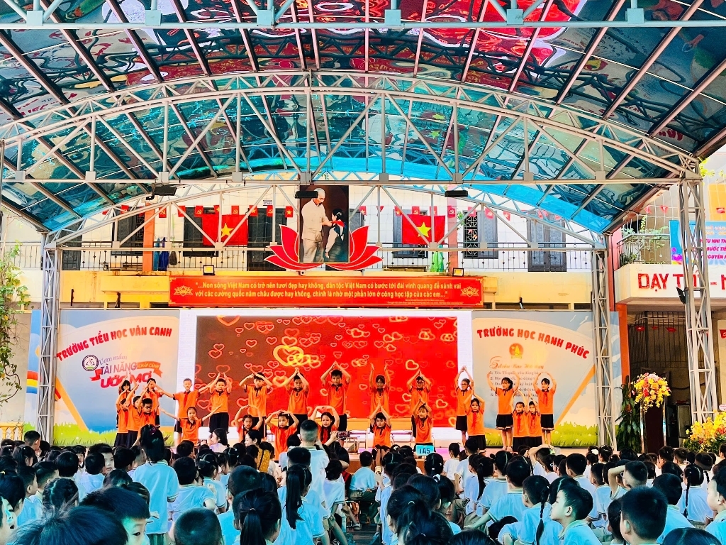 Chào mừng ngày Phụ nữ Việt Nam 20/10