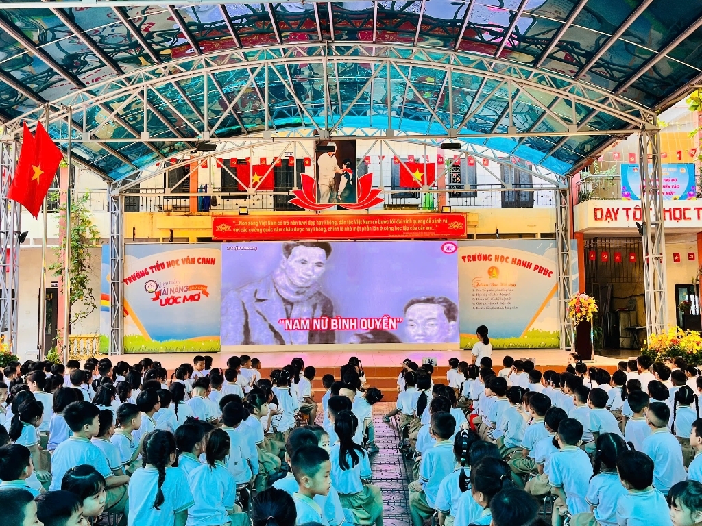 Chào mừng ngày Phụ nữ Việt Nam 20/10