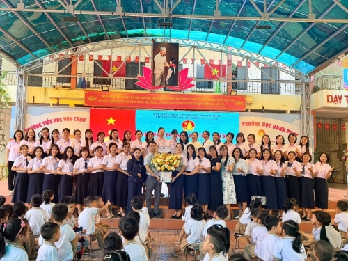 Chào mừng ngày Phụ nữ Việt Nam 20/10