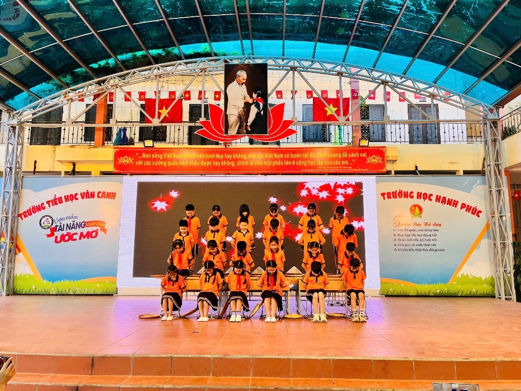 Chào mừng ngày Phụ nữ Việt Nam 20/10