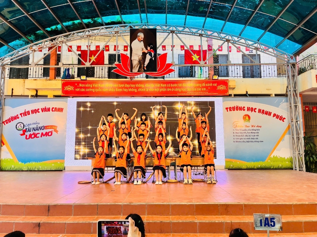 Chào mừng ngày Phụ nữ Việt Nam 20/10