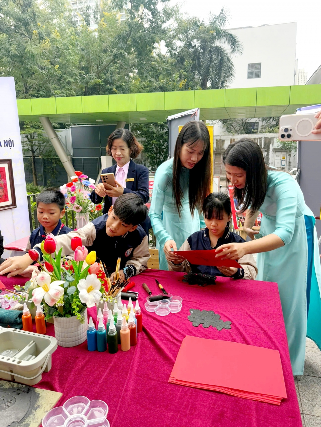 Tiểu học Vân Canh xây dựng "Trường học hạnh phúc"-Đưa dòng tranh đỏ Kim Hoàng tới giáo dục Thủ đô
