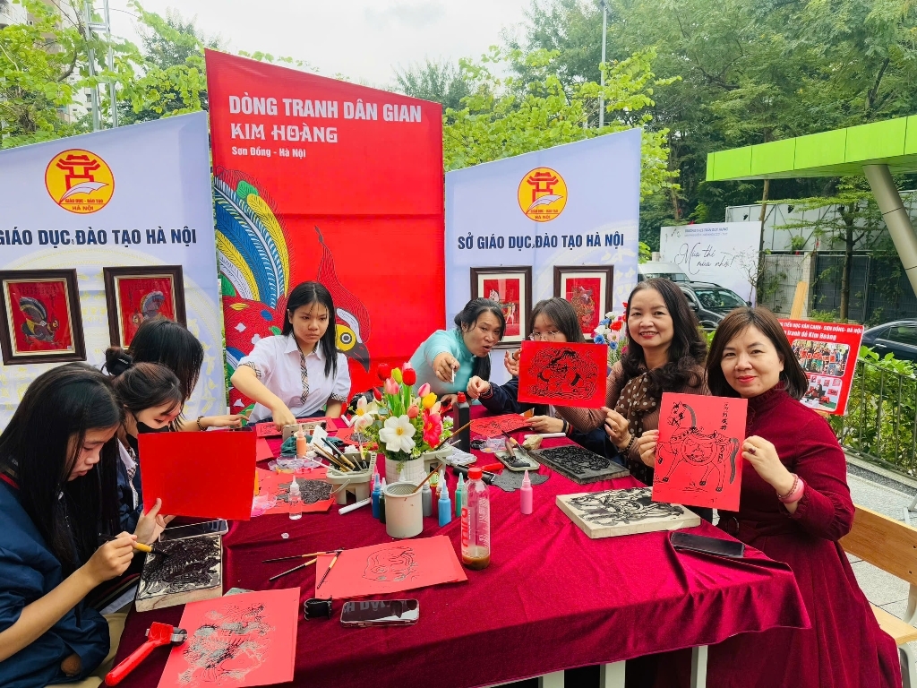 Tiểu học Vân Canh xây dựng "Trường học hạnh phúc"-Đưa dòng tranh đỏ Kim Hoàng tới giáo dục Thủ đô