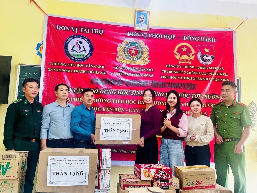 Hành trình "Tôi yêu Tổ quốc tôi" - Trao gửi yêu thương tới miền biên cương Sơn La