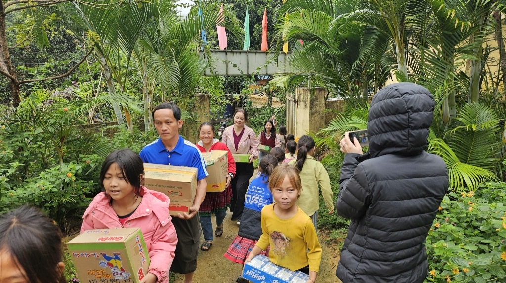 Hành trình "Tôi yêu Tổ quốc tôi" - Trao gửi yêu thương tới miền biên cương Sơn La