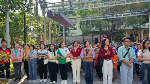 Hành trình về nguồn - Trải nghiệm ý nghĩa của học sinh trường Tiểu học Vân Canh