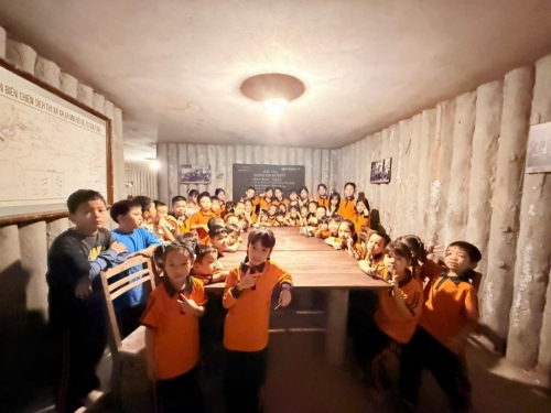 Hành trình về nguồn - Trải nghiệm ý nghĩa của học sinh trường Tiểu học Vân Canh