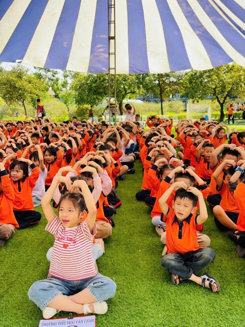 Hành trình về nguồn - Trải nghiệm ý nghĩa của học sinh trường Tiểu học Vân Canh