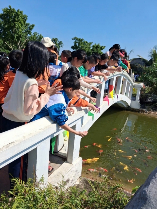 Hành trình về nguồn - Trải nghiệm ý nghĩa của học sinh trường Tiểu học Vân Canh