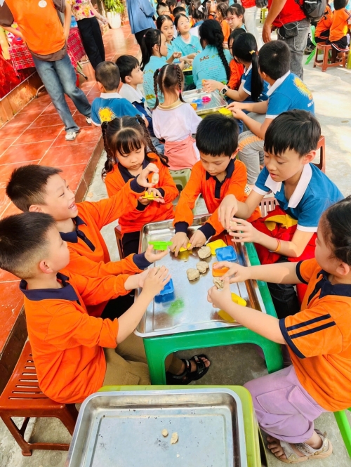 Hành trình về nguồn - Trải nghiệm ý nghĩa của học sinh trường Tiểu học Vân Canh