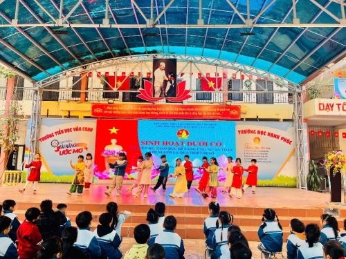 Trao tặng ủng hộ chương trình \