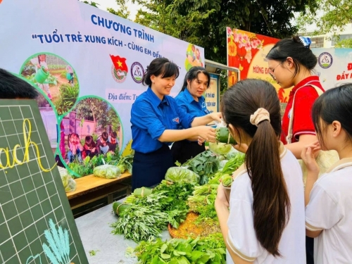 Tháng Thanh niên - Tuổi trẻ xung kích - Cùng em đến trường
