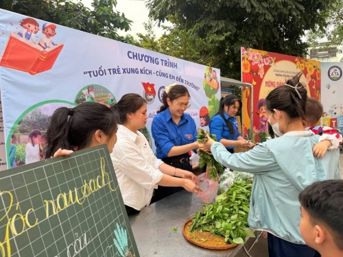 Tháng Thanh niên - Tuổi trẻ xung kích - Cùng em đến trường