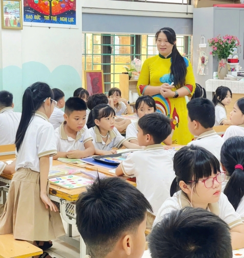 Giáo viên trường Tiểu học Vân Canh tham dự hội thi Giáo viên giỏi xã Sơn Đồng (Đợt 2)
