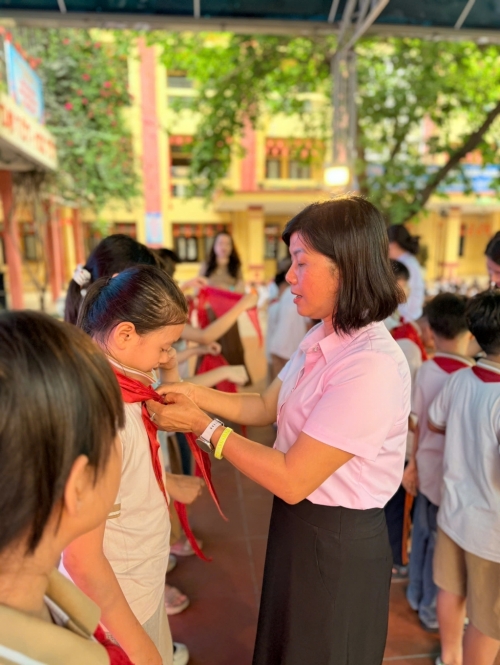 Lễ kết nạp Đội viên mới cho học sinh trường Tiểu học Vân Canh