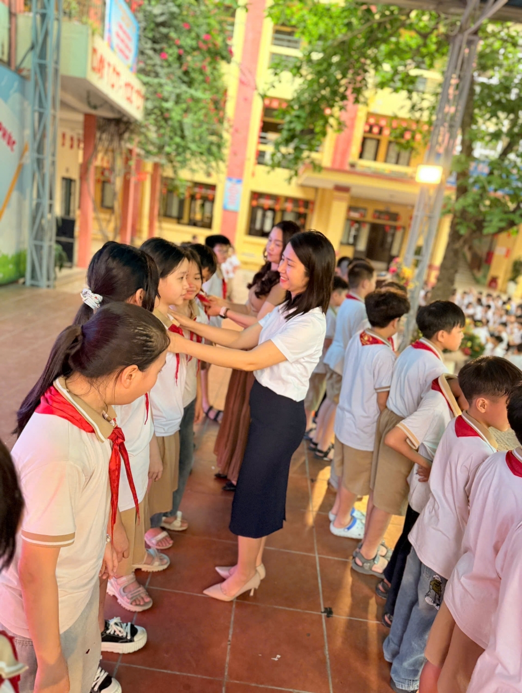 Lễ kết nạp Đội viên mới cho học sinh trường Tiểu học Vân Canh