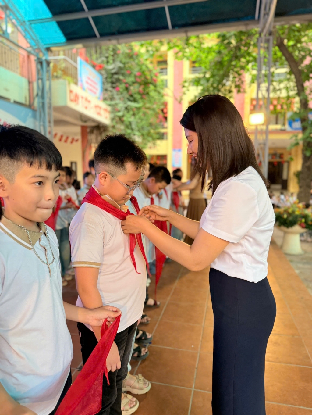 Lễ kết nạp Đội viên mới cho học sinh trường Tiểu học Vân Canh