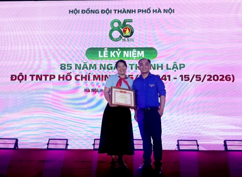 Cô Nguyễn Thị Bắc nhận Bằng khen Giáo viên làm Tổng phụ trách Đội tiêu biểu năm 2026