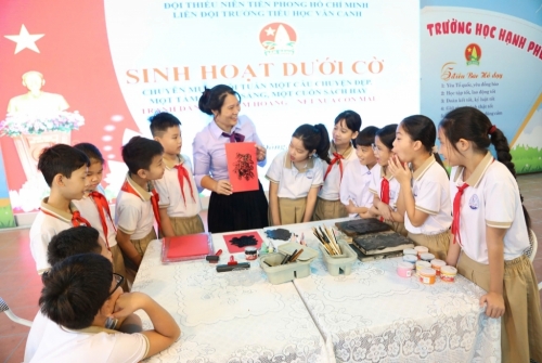 Mỗi tuần một câu chuyện đẹp - Một cuốn sách hay - Một tấm gương sáng