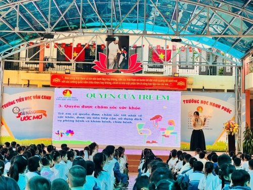 Sinh hoạt dưới cờ - Tuyên truyền Luật Trẻ em