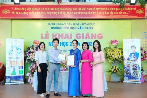 IMK Việt Nam tài trợ cho trường Tiểu học Vân Canh trị giá 150tr dân dịp khai giảng năm học mới