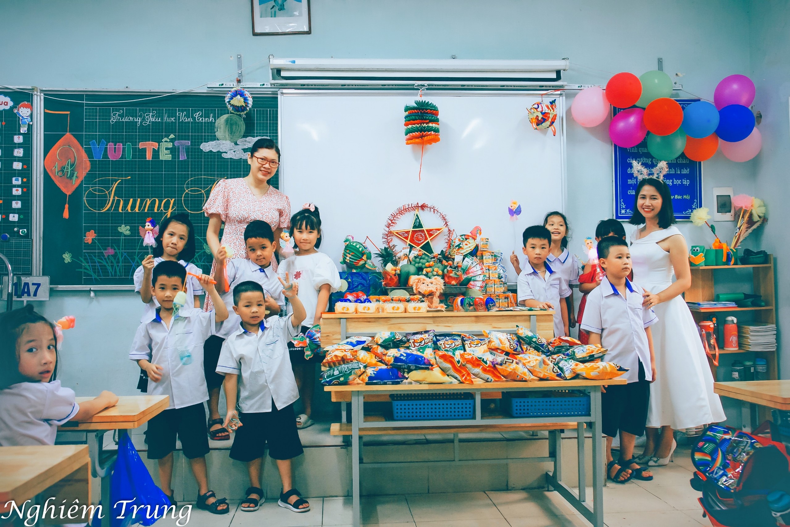 Trường Tiểu học Vân Canh tổ chức Vui hội trăng rằm năm 2022