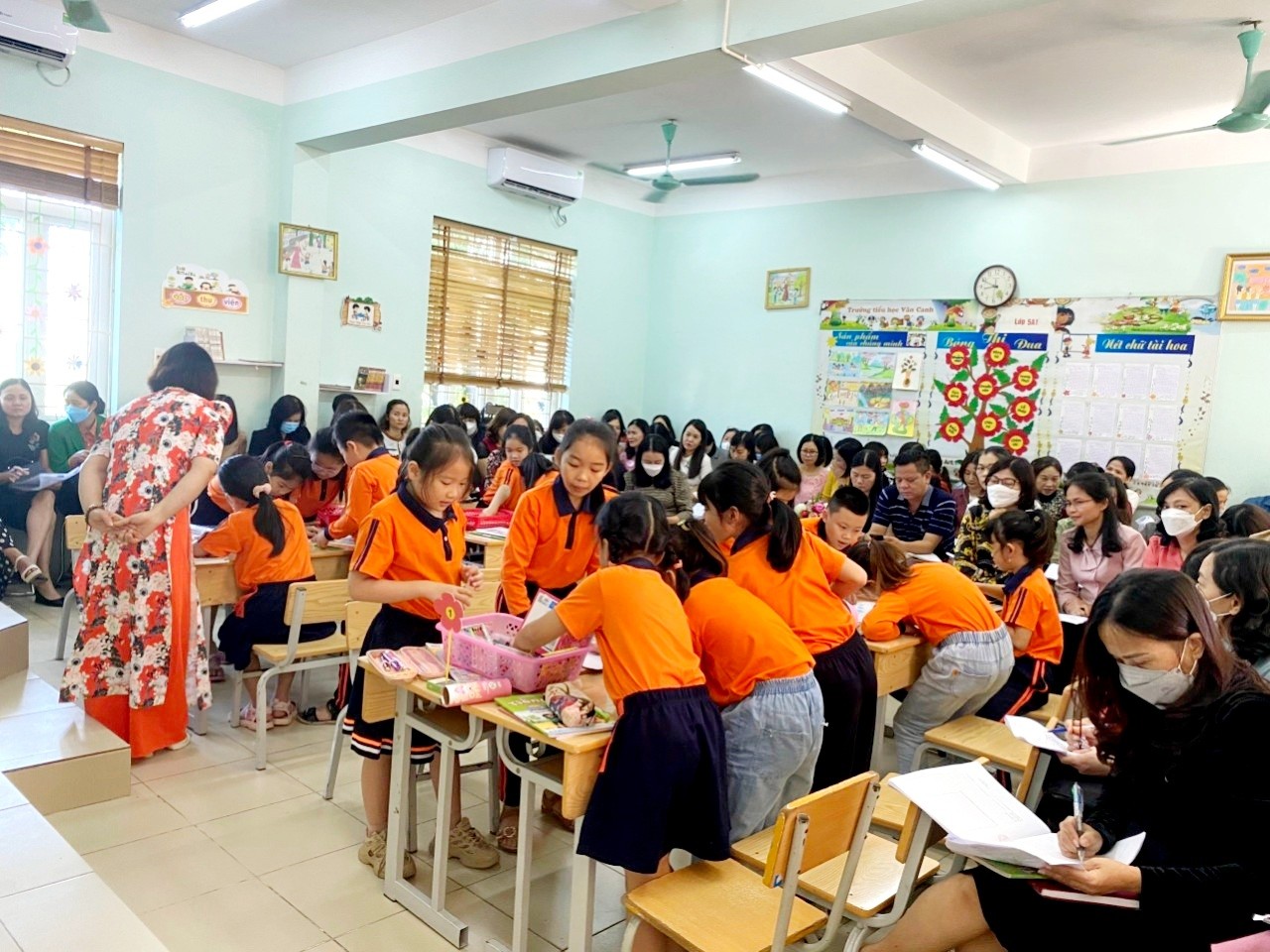 Trường Tiểu học Vân Canh tổ chức chuyên đề Tiếng Anh lớp 3
