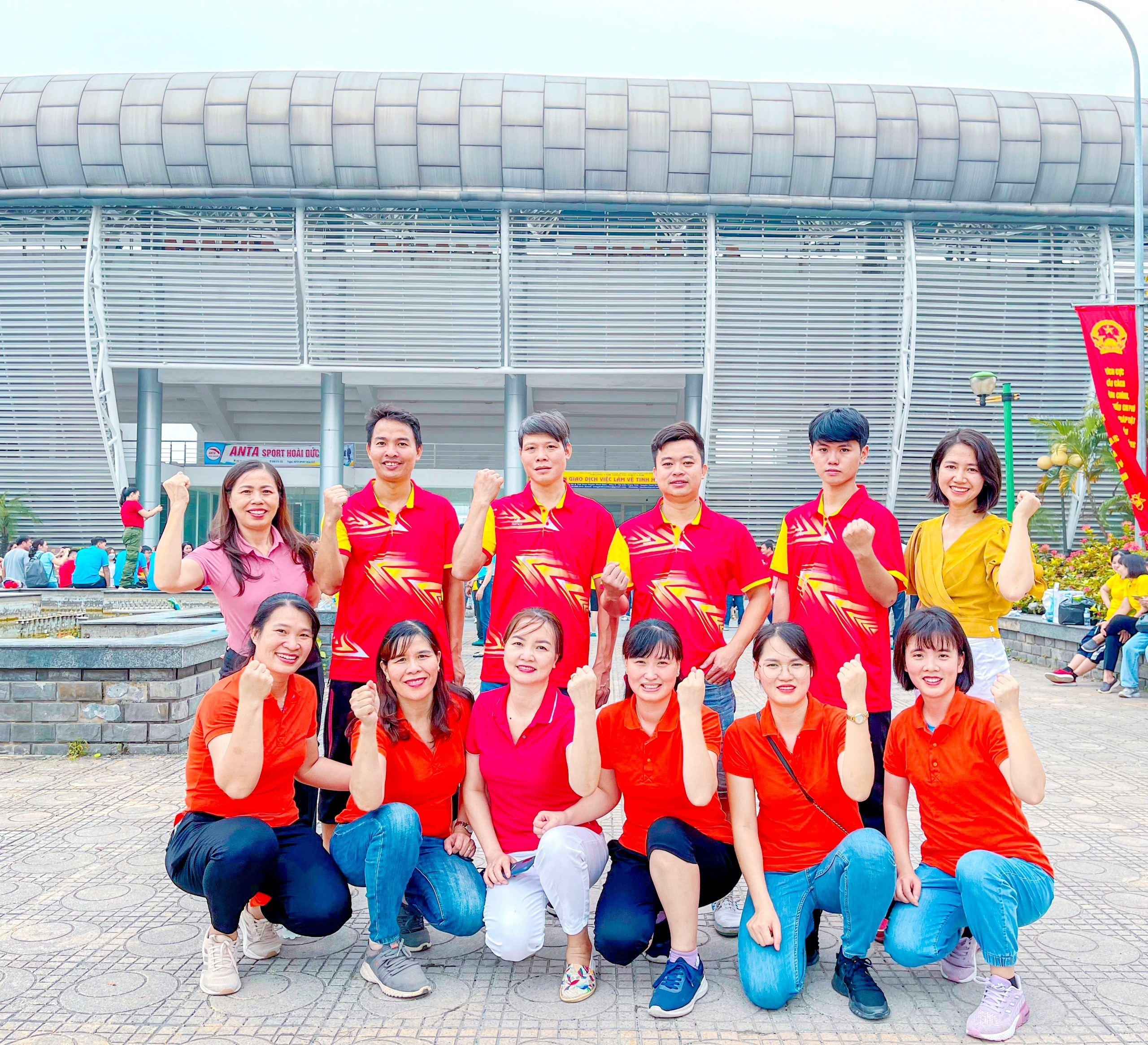 Trường Tiểu học Vân Canh tưng bừng cùng ngày hội thể thao cán bộ, giáo viên, nhân viên ngành GD&ĐT huyện Hoài Đức