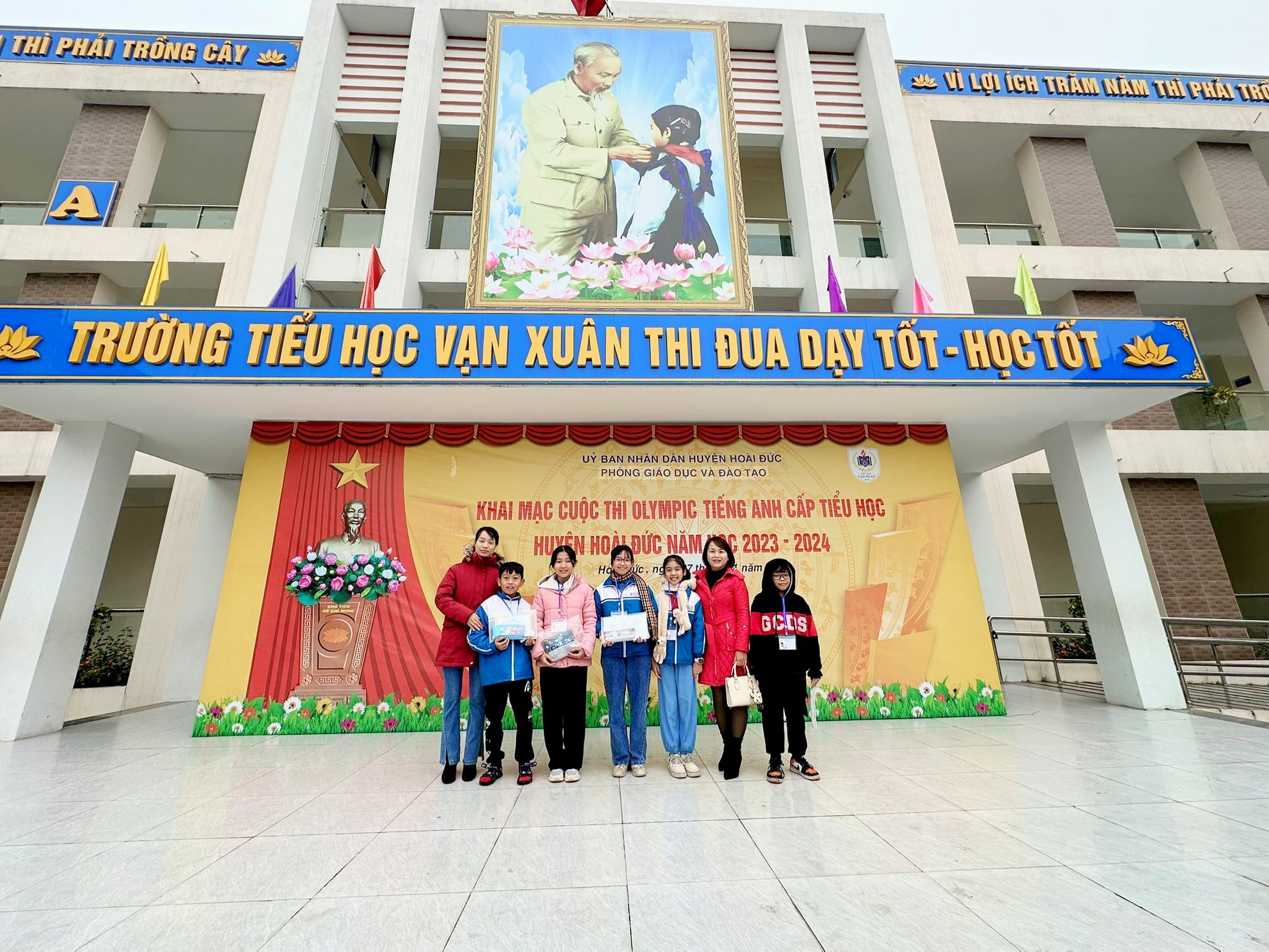  Học sinh trường Tiểu học Vân Canh tham gia vòng SK cuộc thi Olympic Tiếng Anh và CK sân chơi Hoa trạng nguyên cấp TH