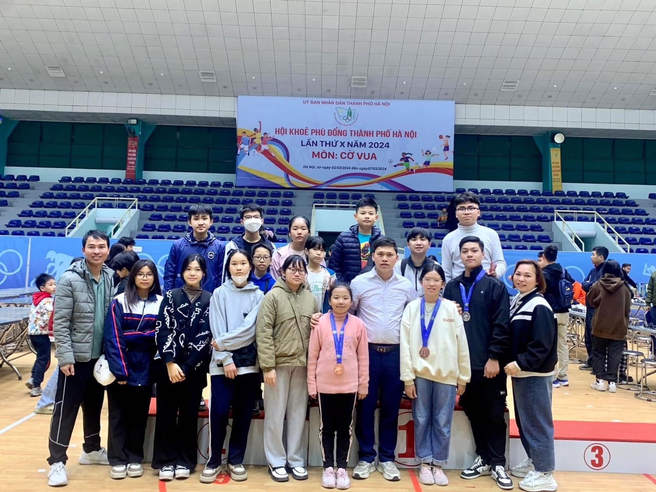 Nguyễn Thị Kim Ngân - học sinh lớp 4A2 trường TH Vân Canh đã đạt giải Ba môn Cờ vua tại Hội khỏe Phù Đổng TP Hà Nội