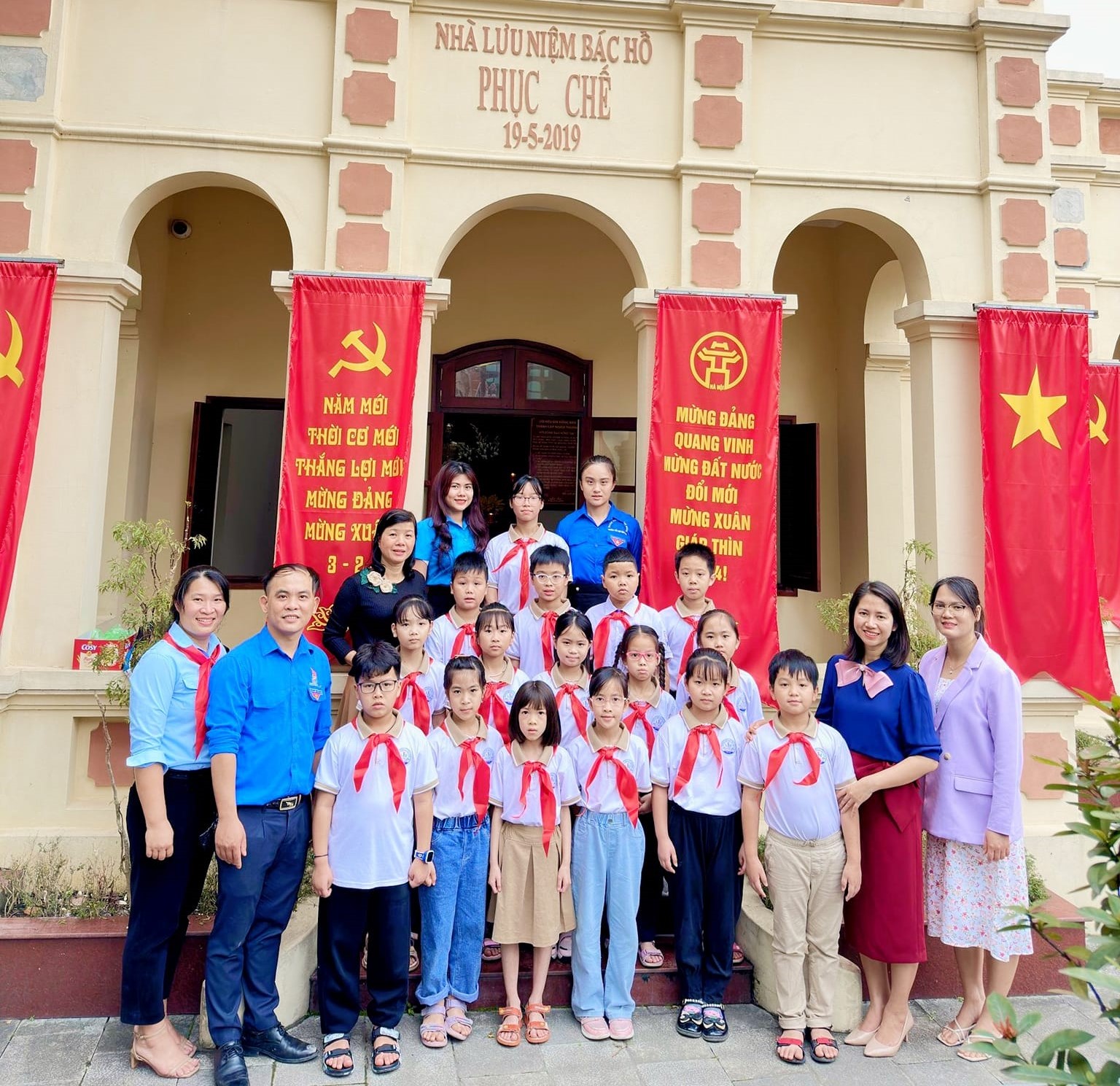 Chào mừng 93 năm ngày thành lập Đoàn thanh niên Cộng sản Hồ Chí Minh (26/3/1831-26/3/2024) 