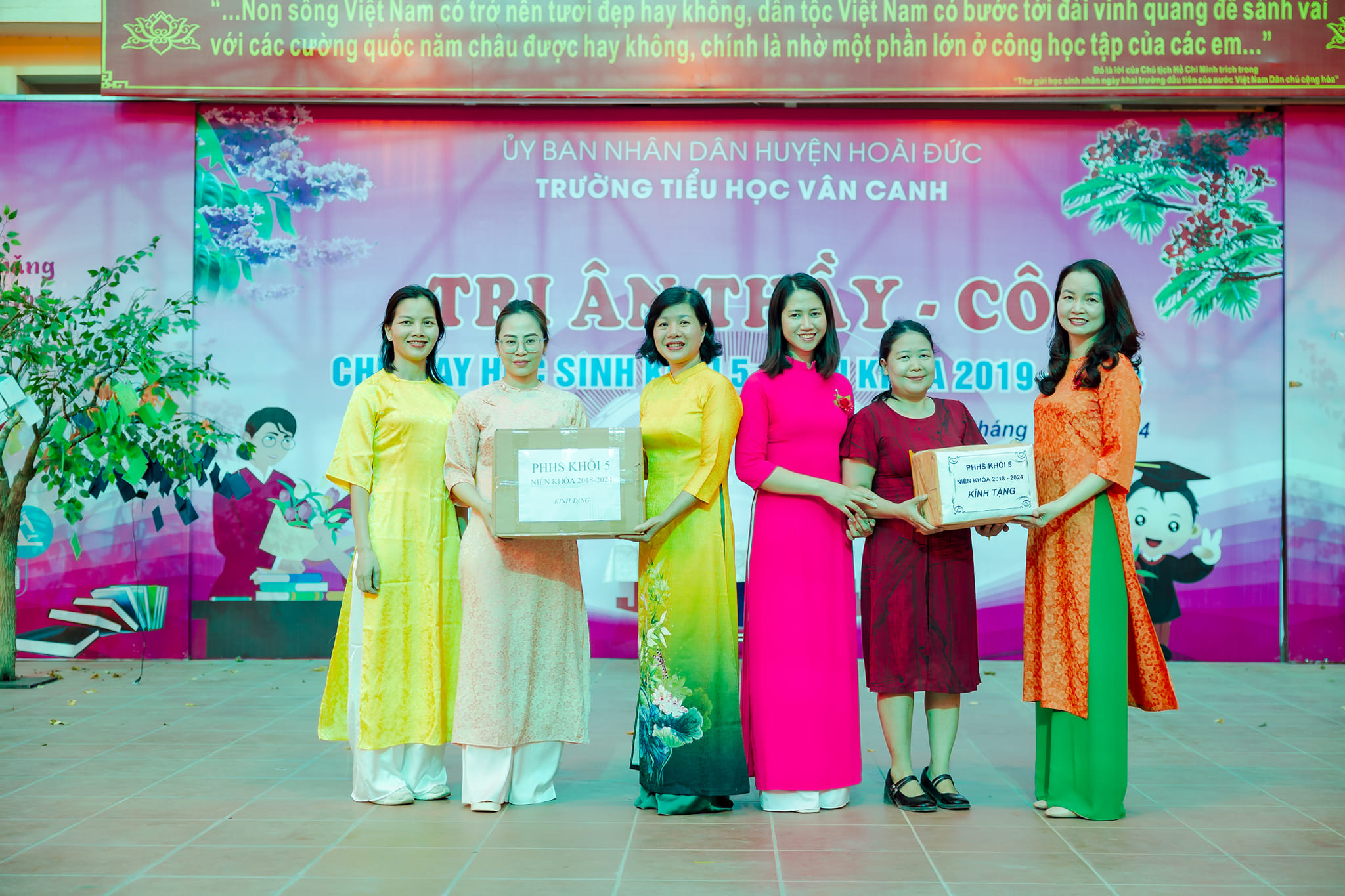 Gala tri ân thầy cô - Chia tay học sinh khối 5 trường Tiểu học Vân Canh năm học 2023 - 2024