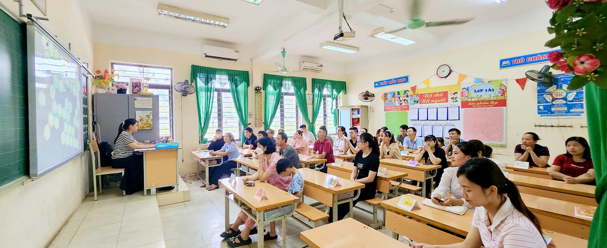 Trường Tiểu học Vân Canh tổ chức Hội nghị cha mẹ học sinh cuối năm học 2023-2024