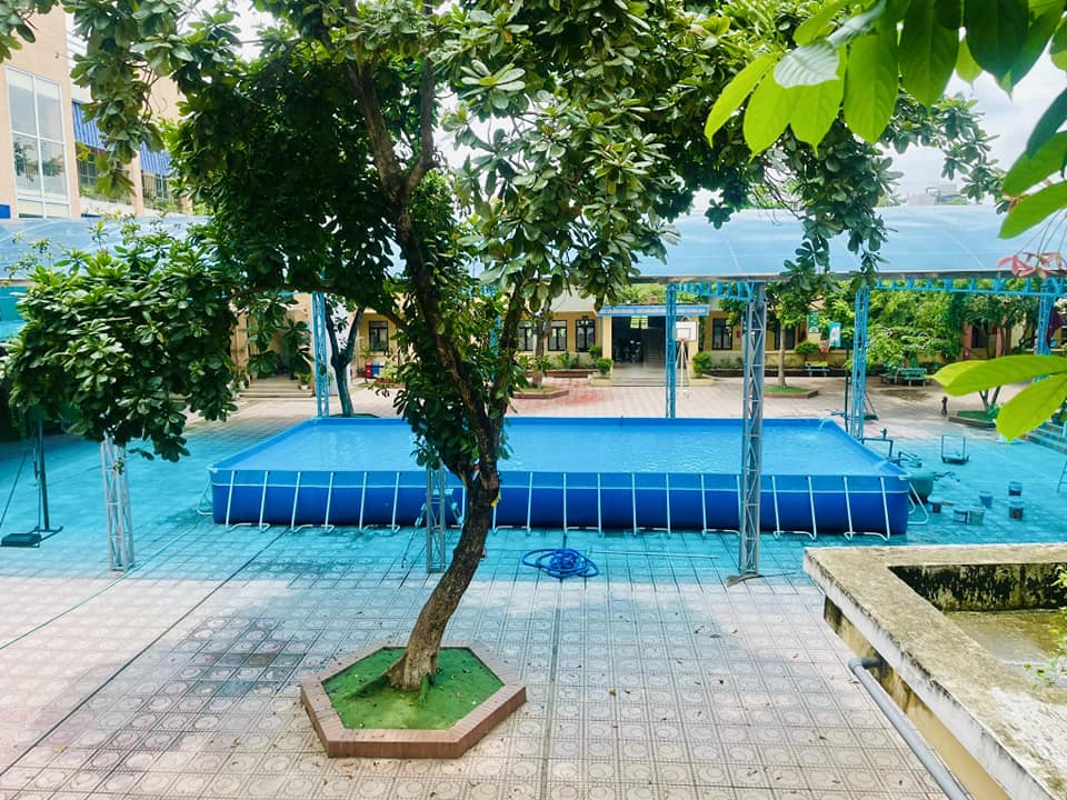 Bể bơi của trường Tiểu học Vân Canh đã chính thức khởi động trở lại vào mùa hè 2024